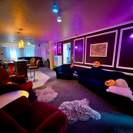 Bookeinfach Bad Ems - Private - Sauna Jacuzzi Whirlpool Swimmingpool Alahna Sup Beachvolleyball Billiards Ping Pong Cinema Theater Music Disco Ball Bbq Und Parkplaetze Zewnętrze zdjęcie