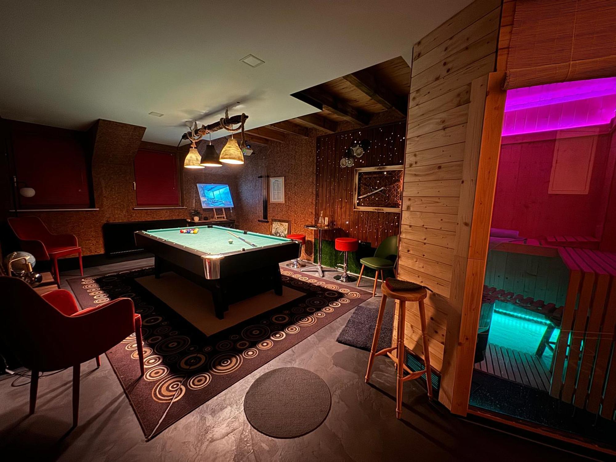Bookeinfach Bad Ems - Private - Sauna Jacuzzi Whirlpool Swimmingpool Alahna Sup Beachvolleyball Billiards Ping Pong Cinema Theater Music Disco Ball Bbq Und Parkplaetze Zewnętrze zdjęcie