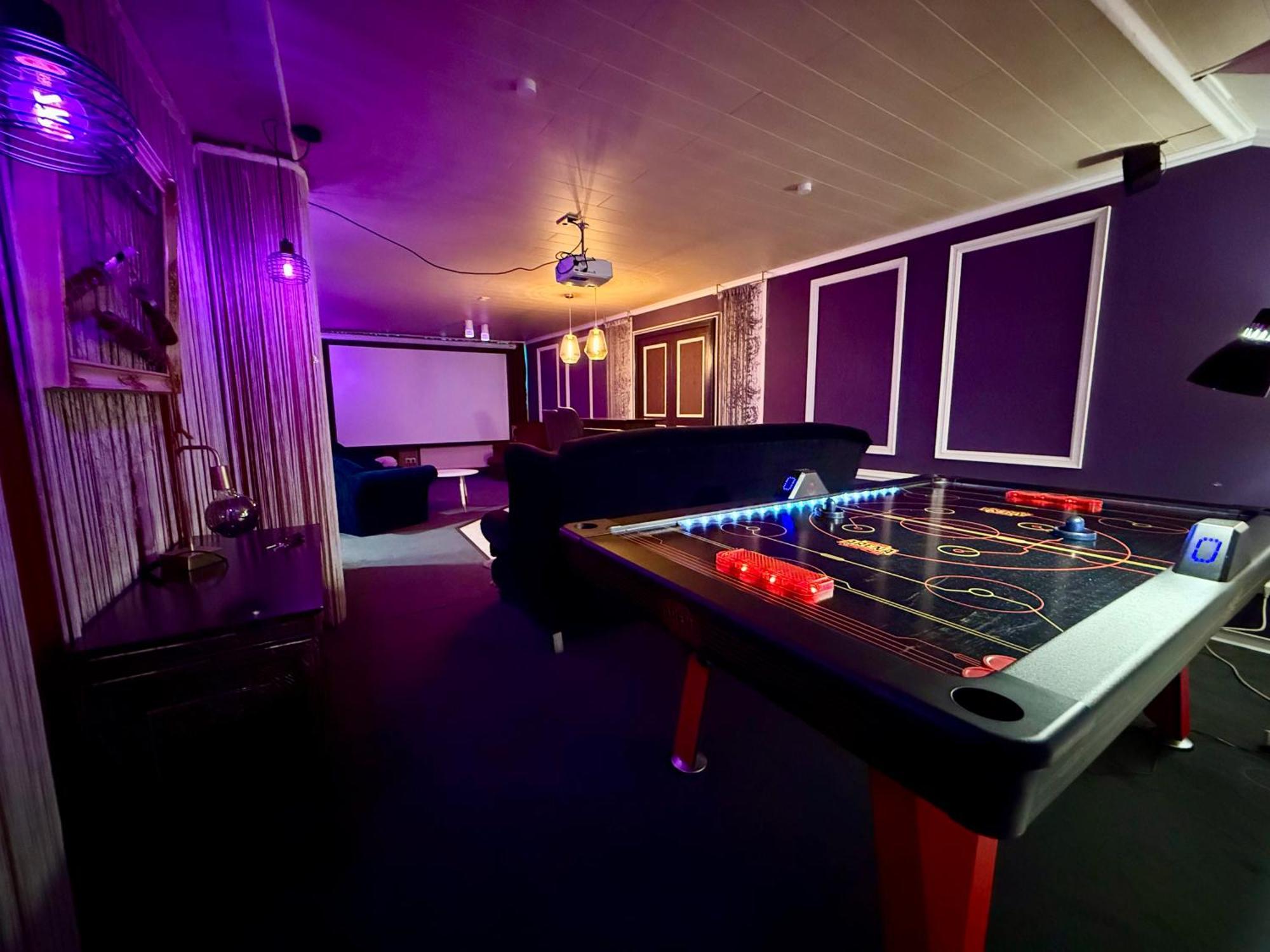 Bookeinfach Bad Ems - Private - Sauna Jacuzzi Whirlpool Swimmingpool Alahna Sup Beachvolleyball Billiards Ping Pong Cinema Theater Music Disco Ball Bbq Und Parkplaetze Zewnętrze zdjęcie